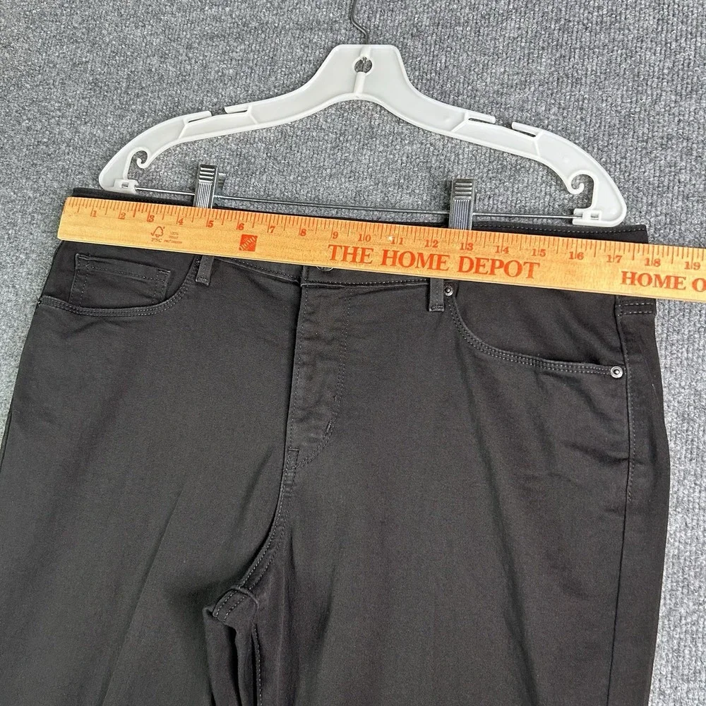 Signature Levi Strauss Jeans‎ Totally Shaping Straight Size 14s Black